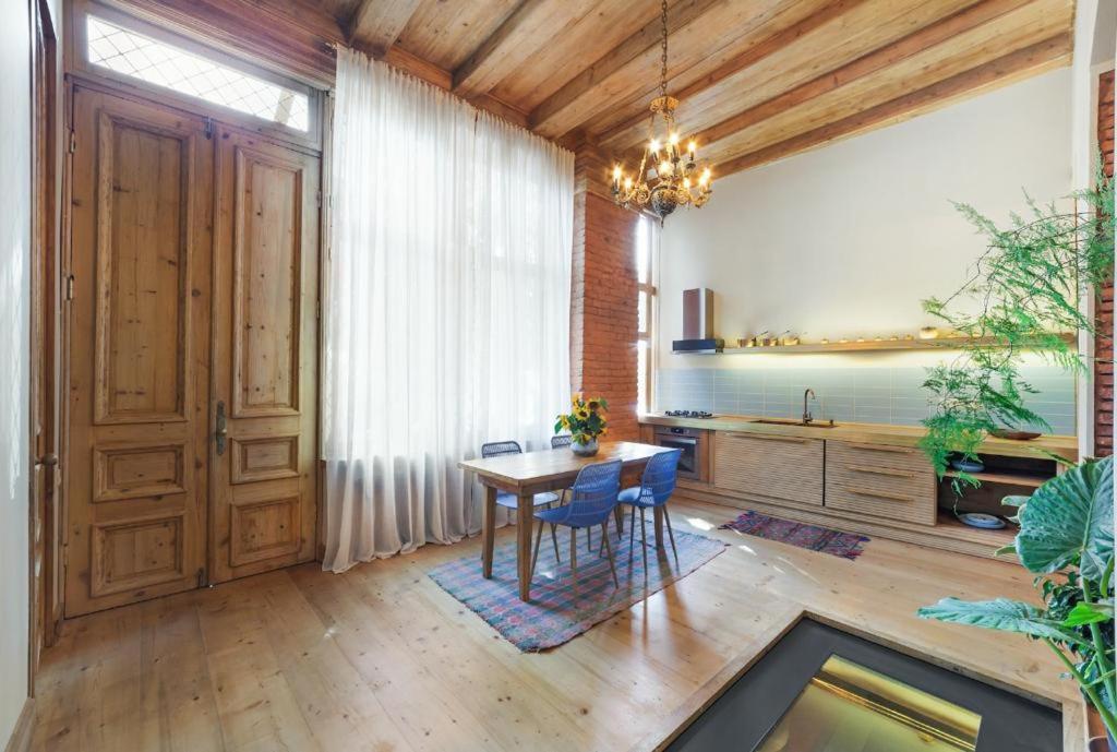 Luxury House Appartement Tbilisi Buitenkant foto